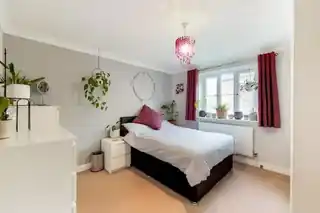 86 Goddard Place, photo 3