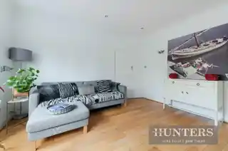 86 Motspur Park, photo 3