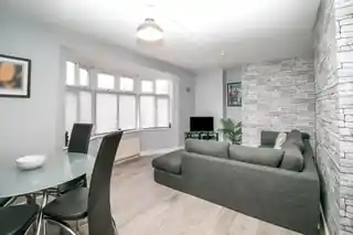 87 Blake Avenue, photo 3