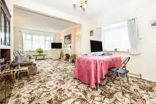 87 Cambridge Avenue, photo 2