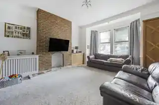 87 Egmont Road, photo 2