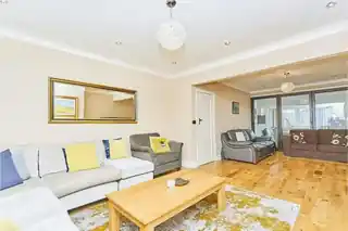 87 Sutton Road, photo 2