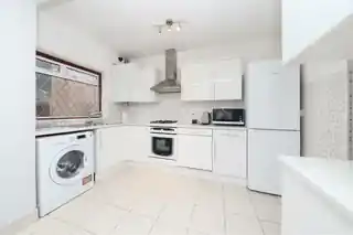 87 Tolcarne Drive, photo 3
