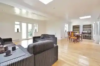87 Wood Lane, photo 3