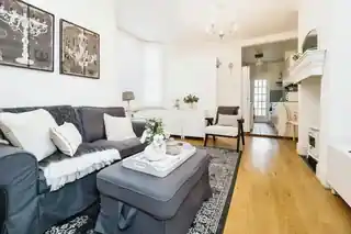873 Romford Road, photo 2