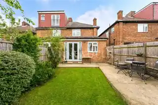 88 Cleveland Gardens, photo 3