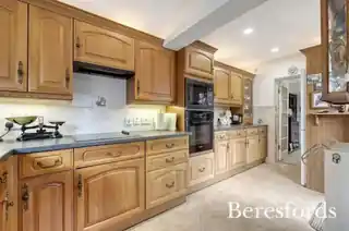 88 Kenilworth Gardens, photo 3