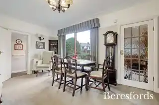 88 Kenilworth Gardens, photo 4