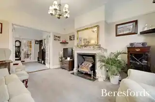 88 Kenilworth Gardens, photo 2