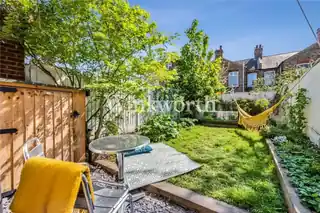 88 Seymour Avenue, photo 2