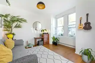 88 Seymour Avenue, photo 3