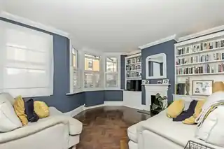 88 Stanley Gardens Road, photo 2