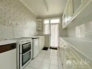 88 Westrow Drive, photo 4