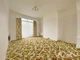88 Westrow Drive, photo 3
