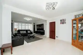 88 Whitton Waye, photo 3