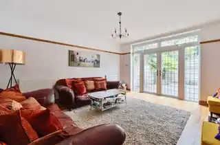 88 Woodcote Valley Road, photo 3
