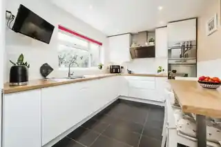 89 Adelphi Crescent, photo 4