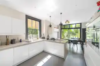 89 Fawnbrake Avenue, photo 3