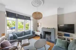 89 Fawnbrake Avenue, photo 2