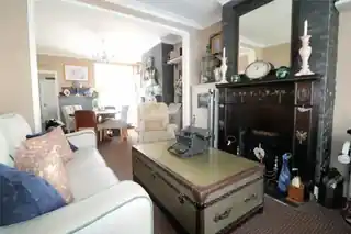 89 Hengist Road, photo 3
