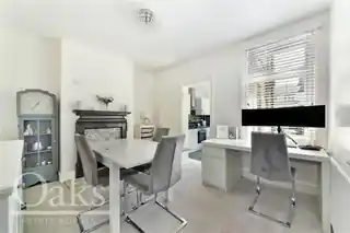 89 Lakehall Road, photo 3