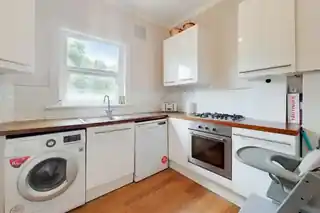 8B Eversley Park Road, photo 4