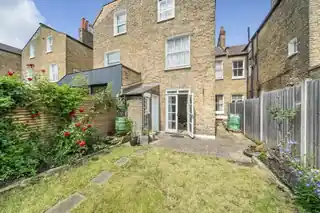 9 Airedale Road, photo 4