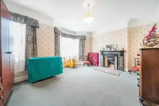 9 Airedale Road, photo 3