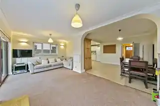 9 Atwood Avenue, photo 4