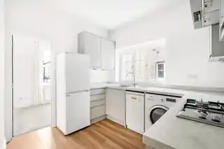 9 Bavent Road, photo 3