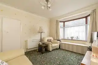 9 Belfairs Drive, photo 3
