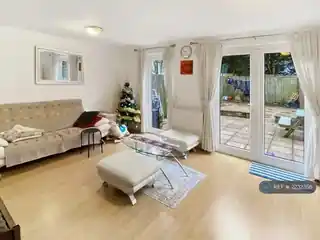 9 Bennett Close, photo 2