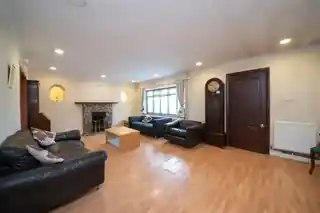 9 Bittacy Rise, photo 2