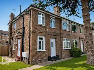 9 Botwell Crescent, photo 2