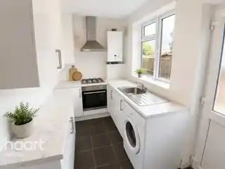 9 Botwell Crescent, photo 3