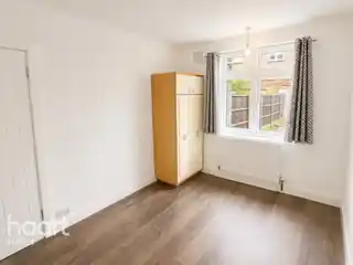 9 Botwell Crescent, photo 4