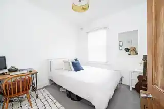 9 Bradstock Road, photo 4