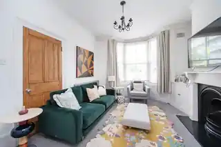 9 Bradstock Road, photo 2