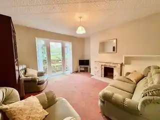 9 Broadoak Road, photo 2