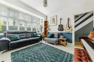 9 Brockley Gardens, photo 4