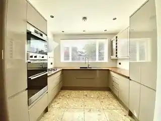 9 Buckingham Avenue, photo 2