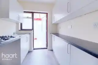 9 Carlyon Close, photo 4