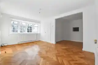 9 Chalet Close, photo 4