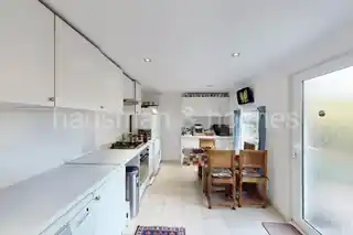 9 Cheviot Gardens, photo 3