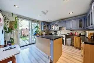 9 Cicely Road, photo 4