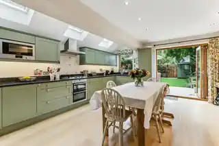 9 Dault Road, photo 3