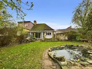 9 Denbigh Close, photo 4