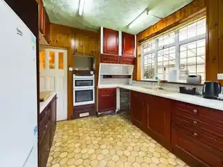 9 Denbigh Close, photo 3