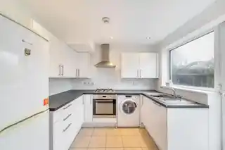 9 Elder Oak Close, photo 2