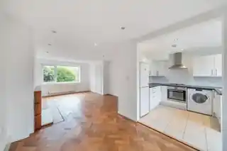 9 Elder Oak Close, photo 3